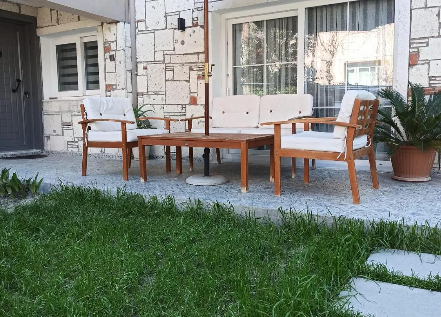 Houseofurla location
